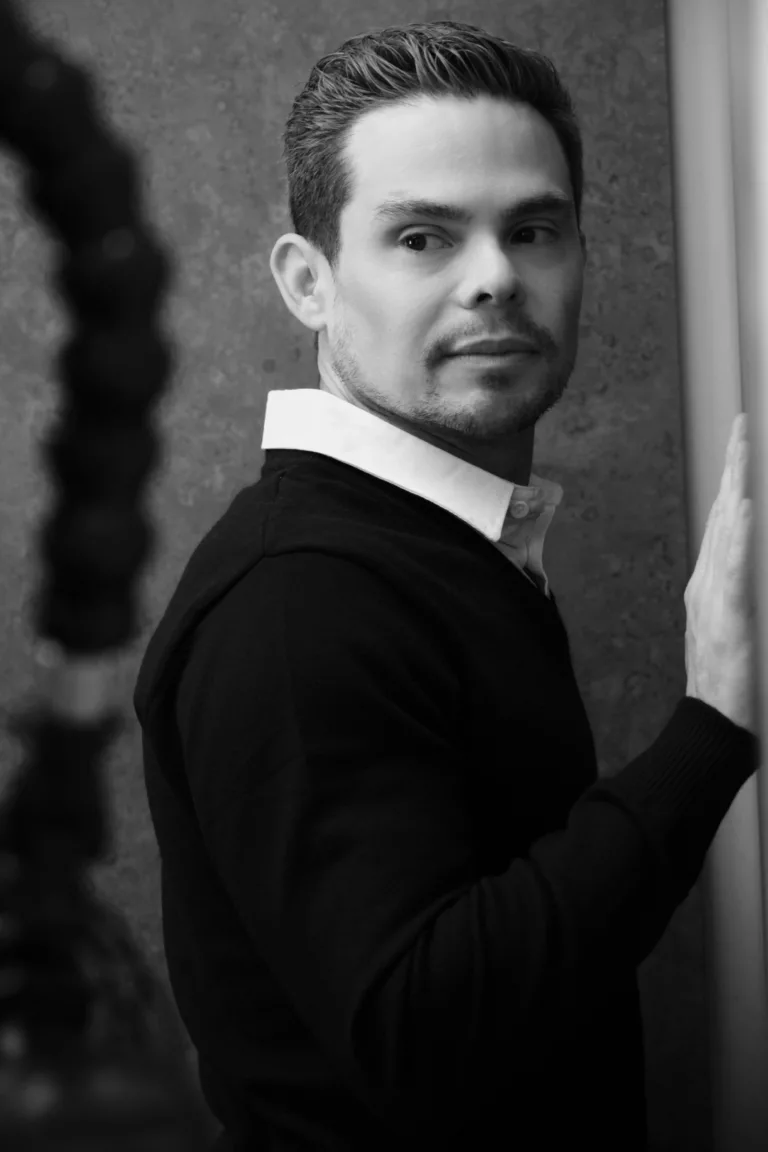 “Vecinos y Rivales”: la nueva serie LGBTQ+ protagonizada por Willy Martin