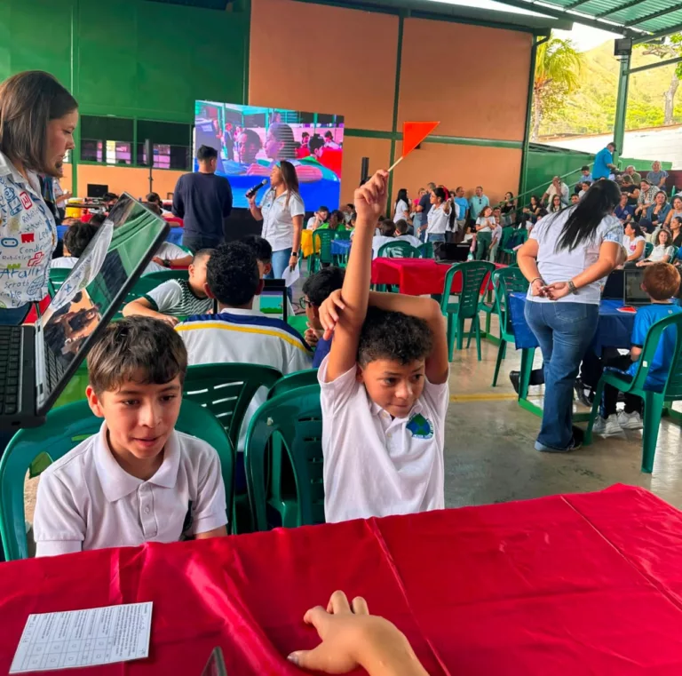 Más de 200 estudiantes participaron en Intercolegial de Programación 2026
